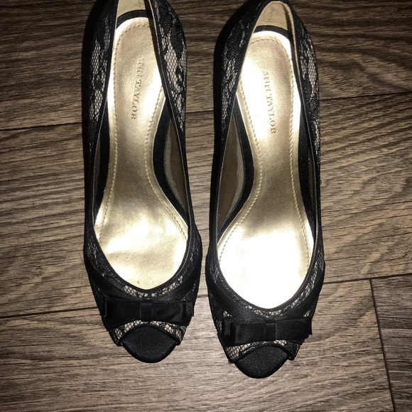 👠 Ann Taylor Monique Lace Peep Toe Pump 👠 - Picture 4 of 7